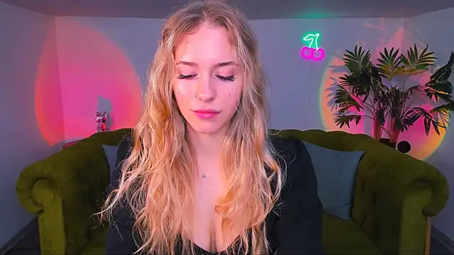 sassy cutie online show from 28, 10, 2025