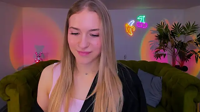 sassy cutie online show from 24, 11, 2025