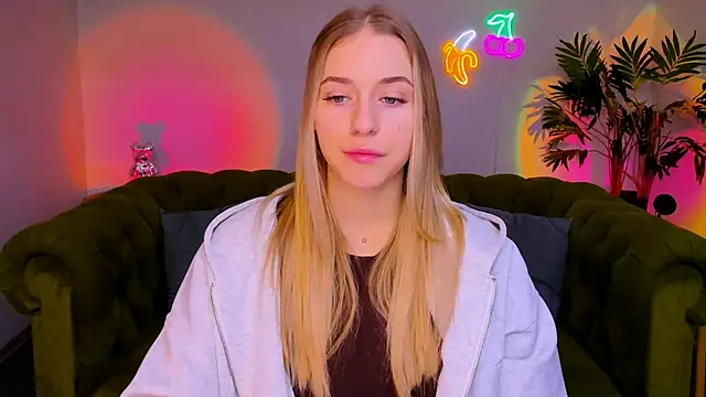 sassy cutie online show from 17, 11, 2025