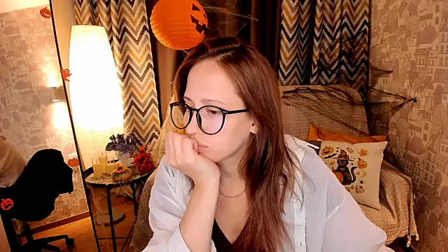 Snapshot of _SilverMoon_ chatting on 23, 10, 2025  SilverMoon  online show from 23, 10, 2025