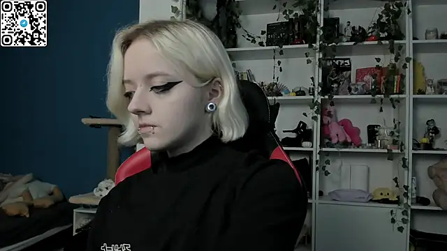 Holy Mistress S online show from 3, 12, 2025