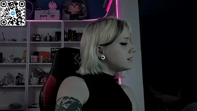 Holy Mistress S online show from 3, 6, 2026