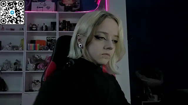 Holy Mistress S online show from 19, 5, 2026