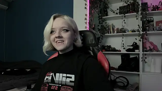 Holy Mistress S online show from 12, 11, 2025