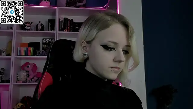 Holy Mistress S online show from 6, 3, 2026