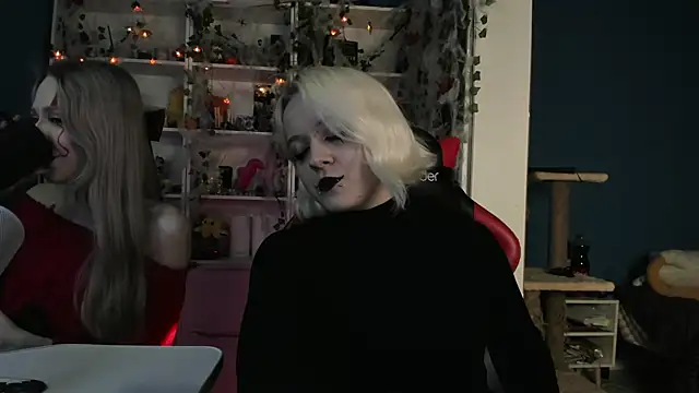 Snapshot of Holy_Mistress_S chatting on 31, 10, 2025 Holy Mistress S online show from 31, 10, 2025