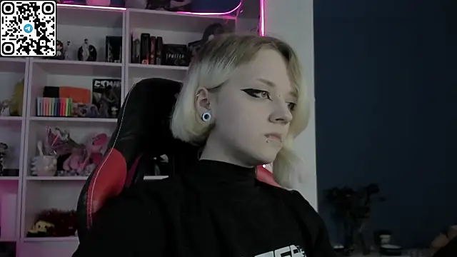 Holy Mistress S online show from 21, 3, 2026