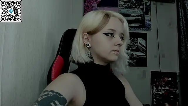Snapshot of Holy_Mistress_S chatting on 22, 7, 2026 Holy Mistress S online show from 22, 7, 2026