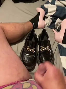 fortheloveofheels74 online show from 27, 10, 2025