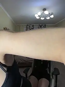 girls n roses online show from 4, 11, 2025