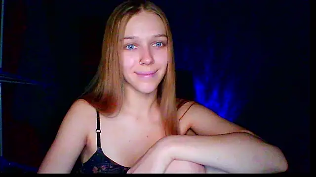 Snapshot of mari_martin chatting on 1, 12, 2025 mari martin online show from 1, 12, 2025