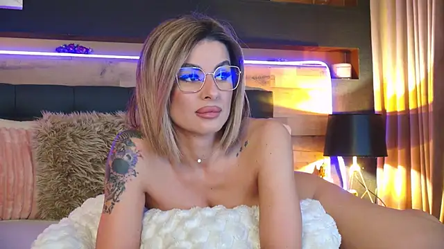 Snapshot of AnayseMaze chatting on 17, 2, 2026 AnayseMaze online show from 17, 2, 2026