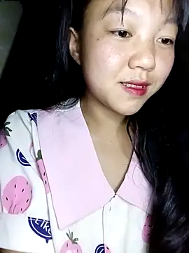 Quynhsumon online show from 8, 3, 2026