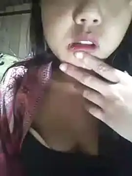 Quynhsumon online show from 4, 11, 2025