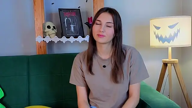 KateCahee online show from 30, 10, 2025