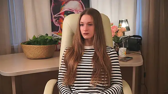 Snapshot of CharaDuff chatting on 24, 10, 2025 CharaDuff online show from 24, 10, 2025