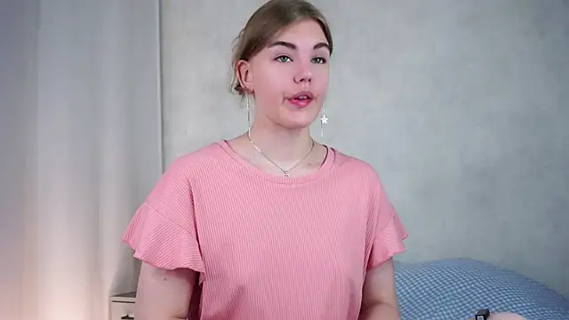 Snapshot of MelodyBaur chatting on 10, 6, 2026 MelodyBaur online show from 10, 6, 2026