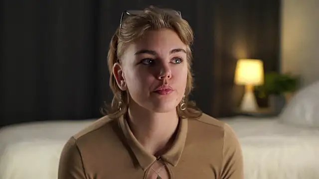 Snapshot of MelodyBaur chatting on 6, 11, 2025 MelodyBaur online show from 6, 11, 2025