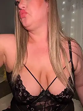 Scottish Milf Bella xo online show from 28, 3, 2026