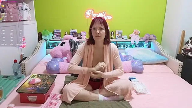  HeraLuna  online show from 9, 1, 2026