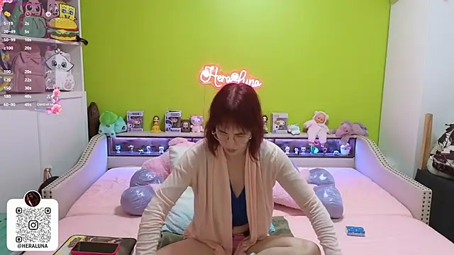  HeraLuna  online show from 5, 1, 2026