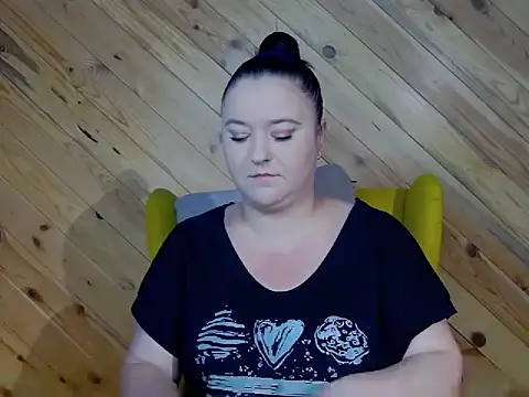 Snapshot of SensualCrisa chatting on 25, 10, 2025 SensualCrisa online show from 25, 10, 2025