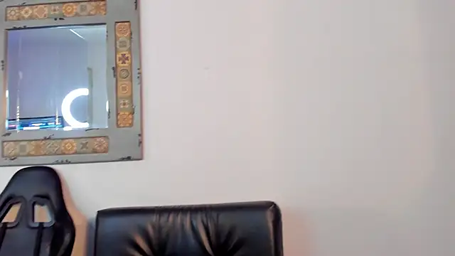 Snapshot of Mr_Strike chatting on 23, 10, 2025 Mr Strike online show from 23, 10, 2025