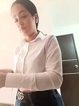 BabyCaramel18 online show from 3, 11, 2025