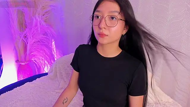Snapshot of sydney_miller_ chatting on 18, 6, 2026 sydney miller online show from 18, 6, 2026