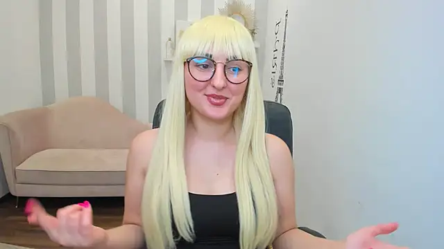 NoraSimons online show from 5, 2, 2026