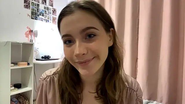 Snapshot of Kira_Sanders chatting on 23, 10, 2025 Kira Sanders online show from 23, 10, 2025
