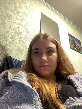 Snapshot of Emily_Sweety__ chatting on 22, 10, 2025 Emily Sweety online show from 22, 10, 2025