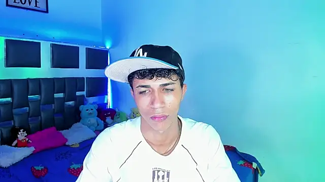 boyswantingplay online show from 7, 2, 2026