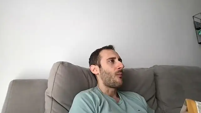 Snapshot of LukaShyGuy chatting on 4, 6, 2026 LukaShyGuy online show from 4, 6, 2026