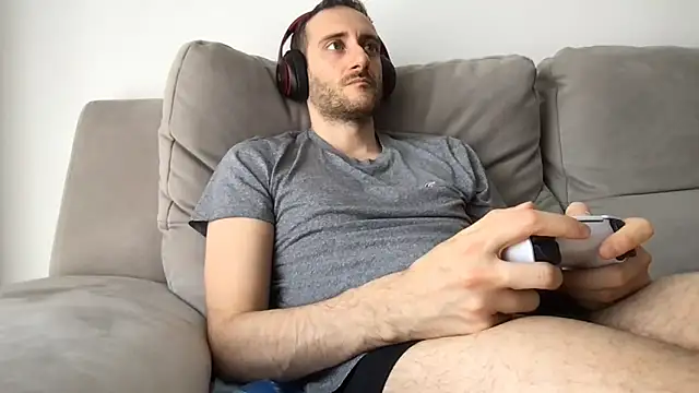 Snapshot of LukaShyGuy chatting on 23, 5, 2026 LukaShyGuy online show from 23, 5, 2026