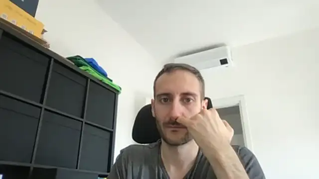 Snapshot of LukaShyGuy chatting on 9, 5, 2026 LukaShyGuy online show from 9, 5, 2026