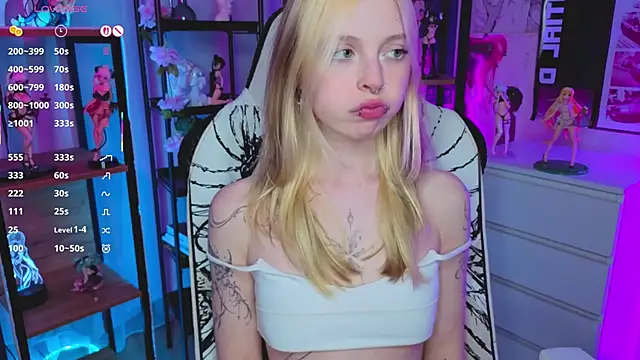 Snapshot of YoungMysliwiec chatting on 25, 10, 2025 YoungMysliwiec online show from 25, 10, 2025