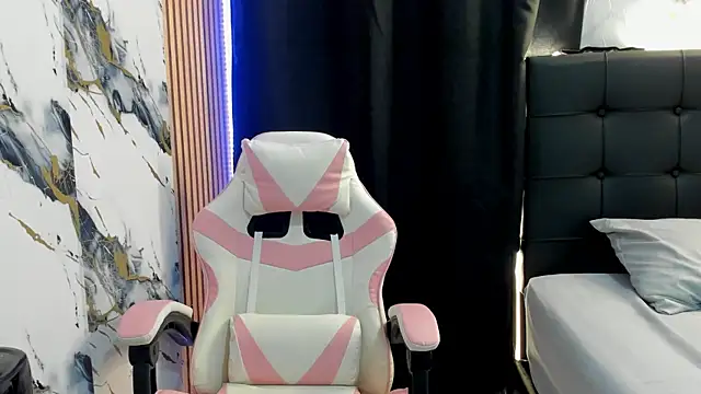 Scarlet DLuce online show from 14, 11, 2025