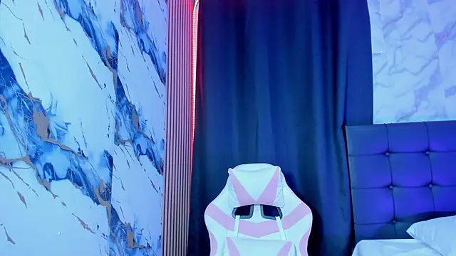 Scarlet DLuce online show from 8, 1, 2026