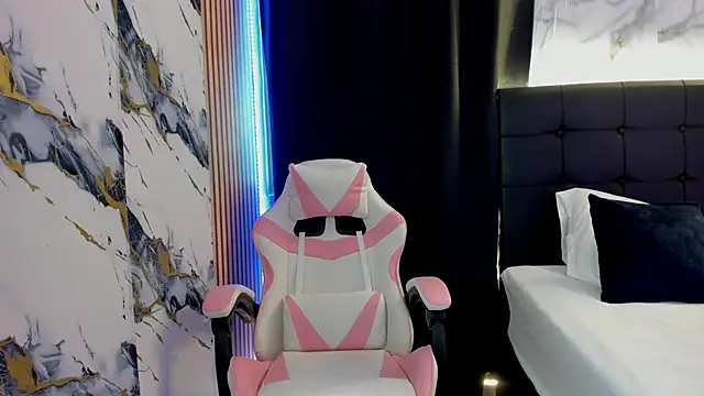 Scarlet DLuce online show from 26, 11, 2025