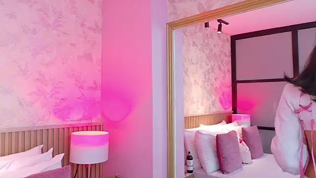 AdelineJhones online show from 18, 1, 2026