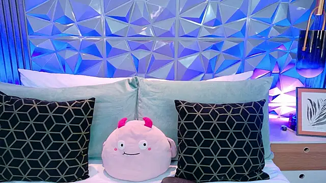 AdelineJhones online show from 9, 4, 2026