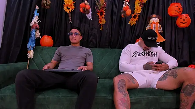 Snapshot of alessandroo__ chatting on 28, 10, 2025 alessandroo   online show from 28, 10, 2025