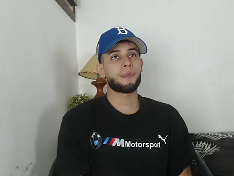 Snapshot of Maxcole_07 chatting on 15, 11, 2025 Maxcole 07 online show from 15, 11, 2025