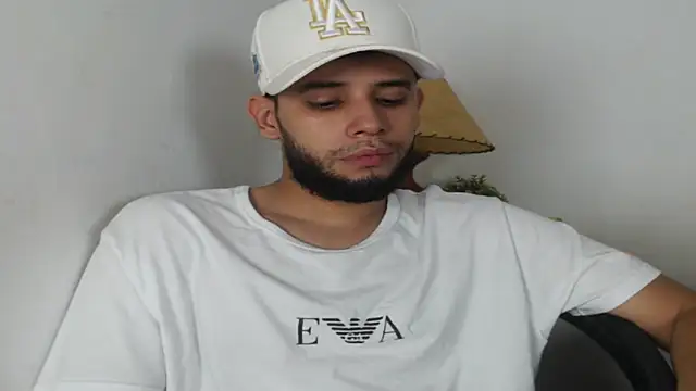 Snapshot of Maxcole_07 chatting on 8, 11, 2025 Maxcole 07 online show from 8, 11, 2025