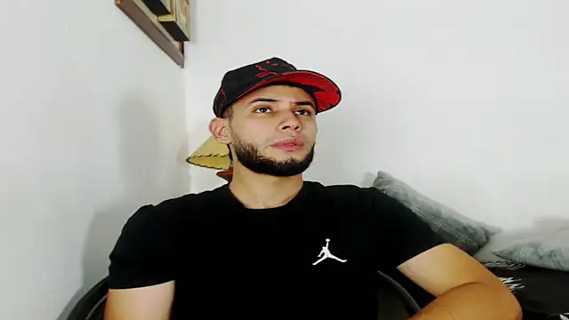 Snapshot of Maxcole_07 chatting on 31, 10, 2025 Maxcole 07 online show from 31, 10, 2025