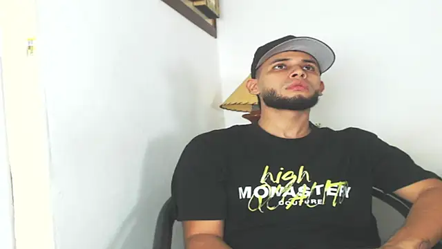 Snapshot of Maxcole_07 chatting on 23, 10, 2025 Maxcole 07 online show from 23, 10, 2025