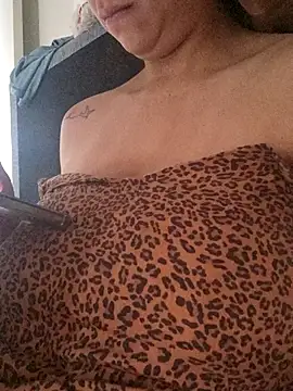 Bruninhadeusa online show from 15, 12, 2025