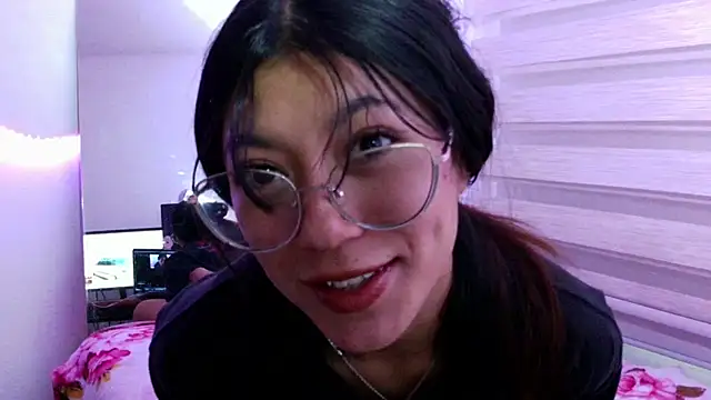 Snapshot of LissyM chatting on 2, 5, 2026 LissyM online show from 2, 5, 2026