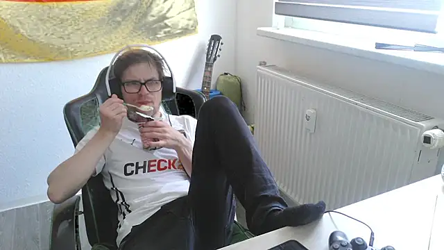 StephPra94 online show from 15, 6, 2026